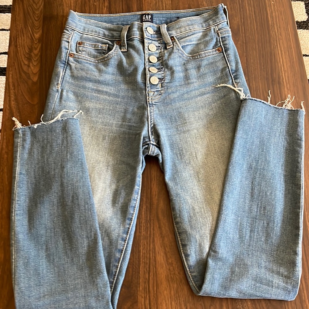 Gap true skinny button fly, size 25 -EUC